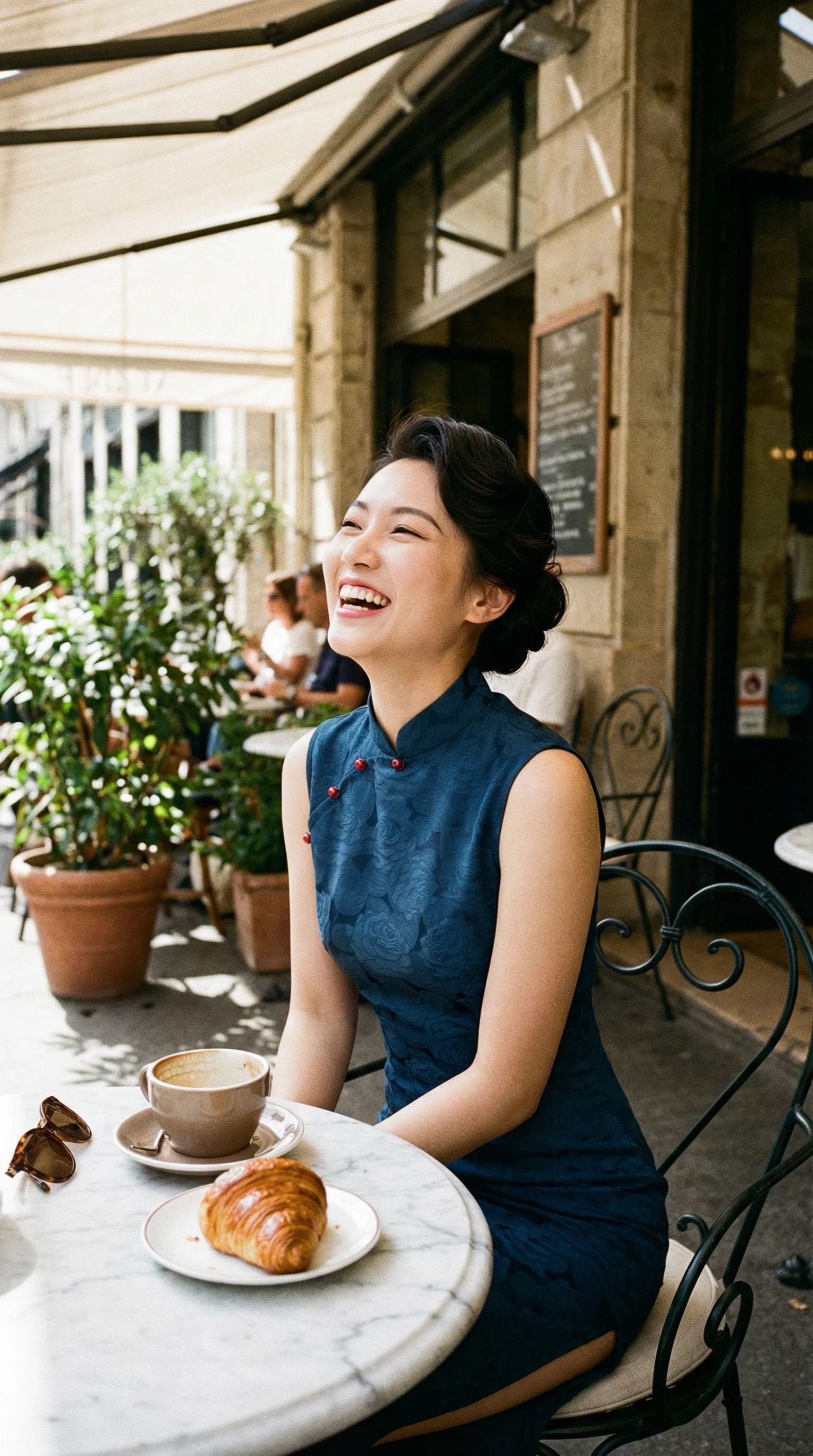 The Midnight Rose - Vista 3