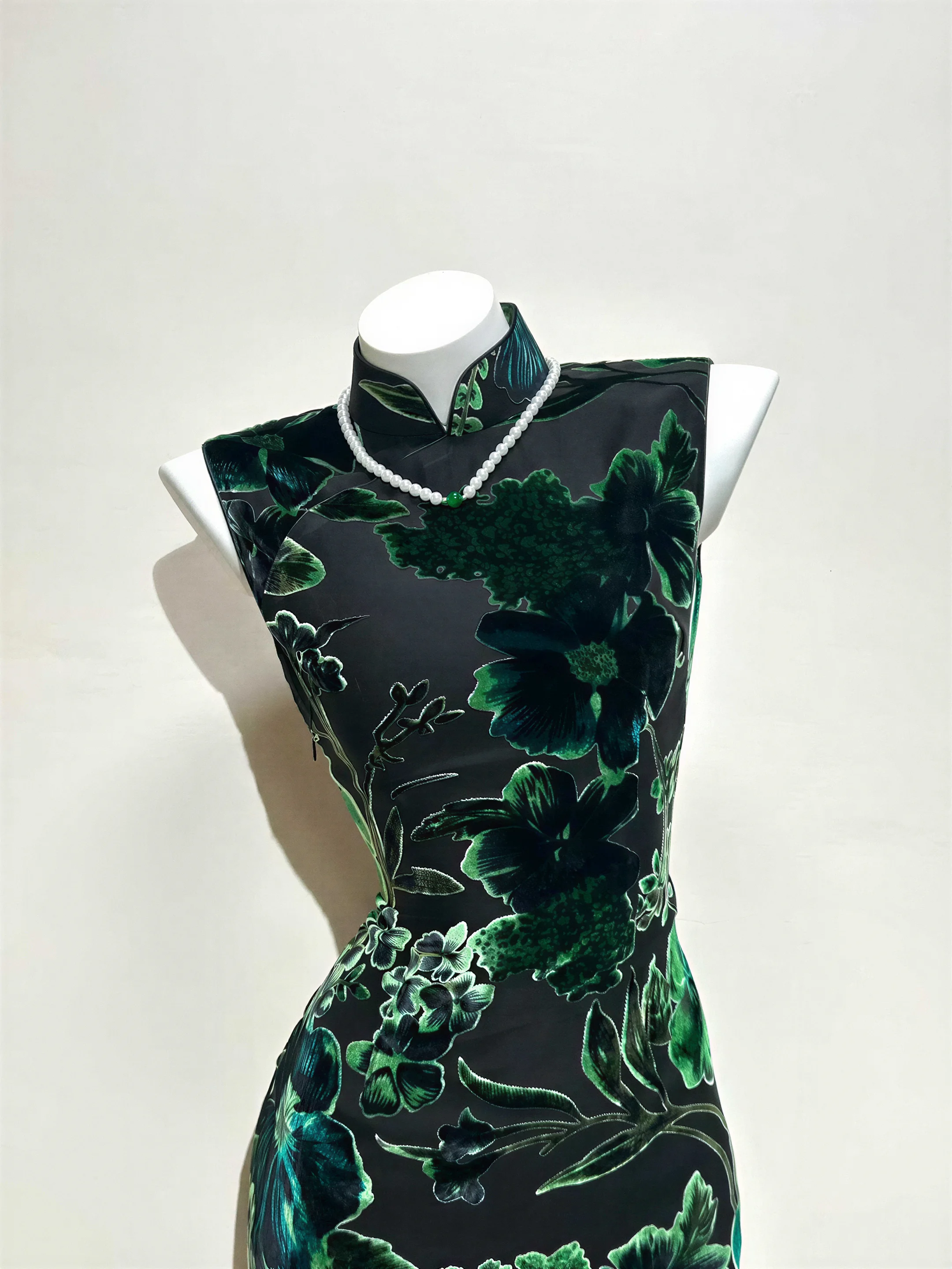 The Emerald Velvet - Vista 7