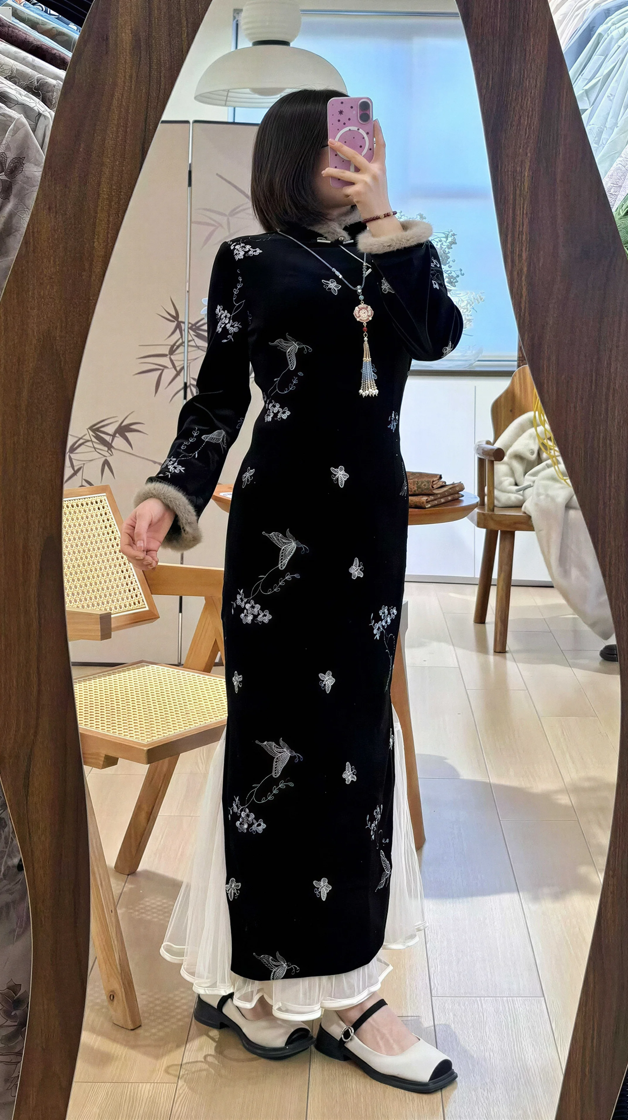 The Midnight Papillon - Vista 9